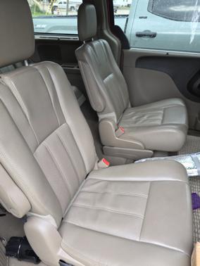 2014 Chrysler Town & Country Touring-L