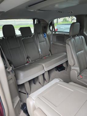 2014 Chrysler Town & Country Touring-L