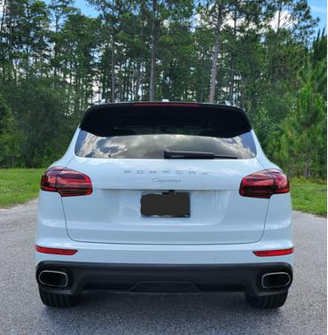 2017 Porsche Cayenne Platinum Edition