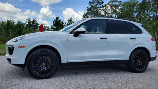 2017 Porsche Cayenne Platinum Edition