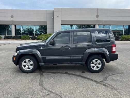 Gray 2011 Jeep Liberty Sport