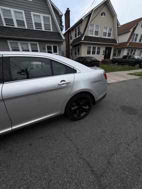 Gray 2013 Ford Taurus Limited