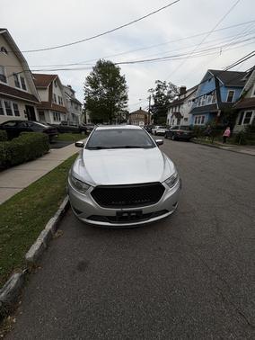 Gray 2013 Ford Taurus Limited