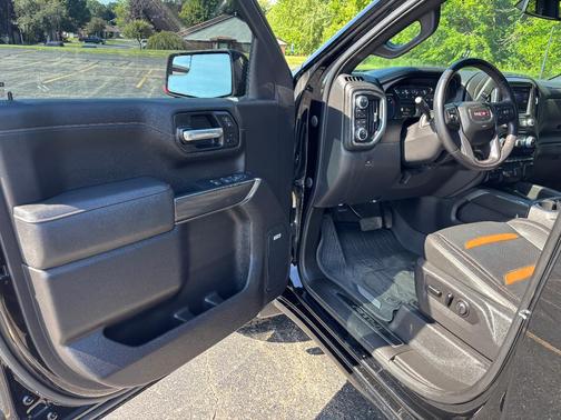 Black 2021 GMC Sierra 1500 AT4