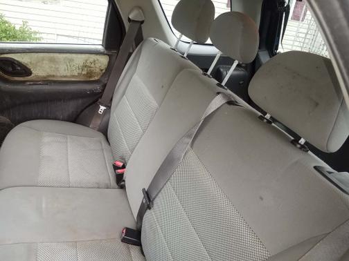 Blue 2005 Ford Escape XLT