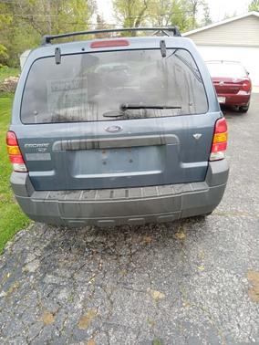 Blue 2005 Ford Escape XLT