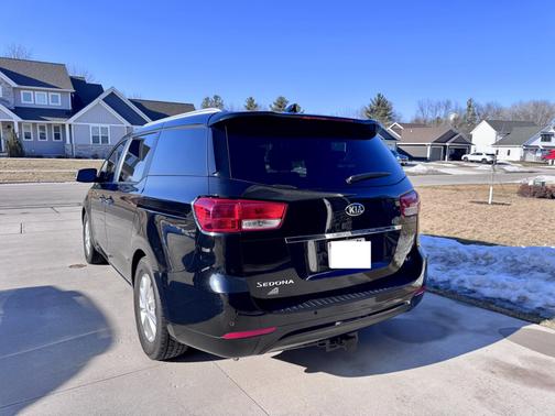 2016 Kia Sedona LX
