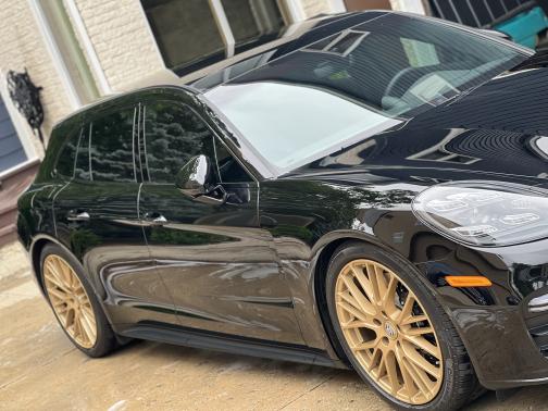 Photo 2 of 26 of 2022 Porsche Panamera Sport Turismo GTS