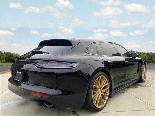 Photo 5 of 26 of 2022 Porsche Panamera Sport Turismo GTS