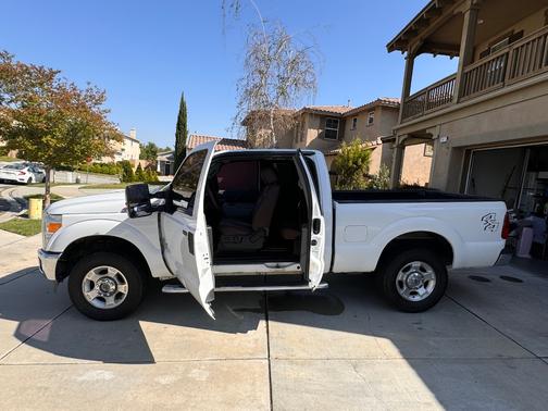 White 2016 Ford F-250 XLT