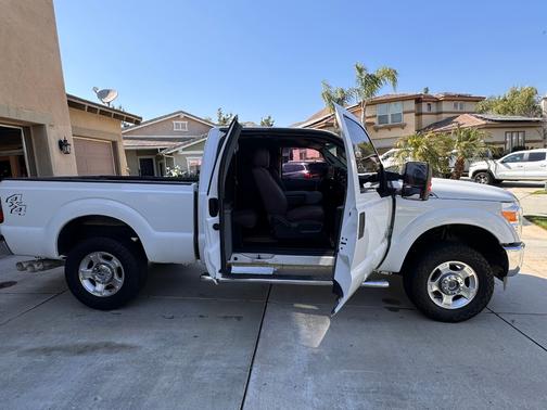 White 2016 Ford F-250 XLT