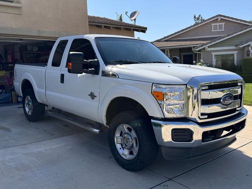 White 2016 Ford F-250 XLT