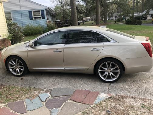 Photo 3 of 10 of 2015 Cadillac XTS Premium