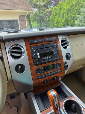 White 2007 Ford Expedition EL Eddie Bauer