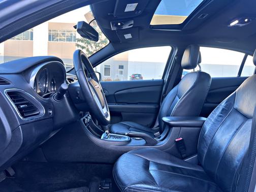 2013 Chrysler 200 Limited