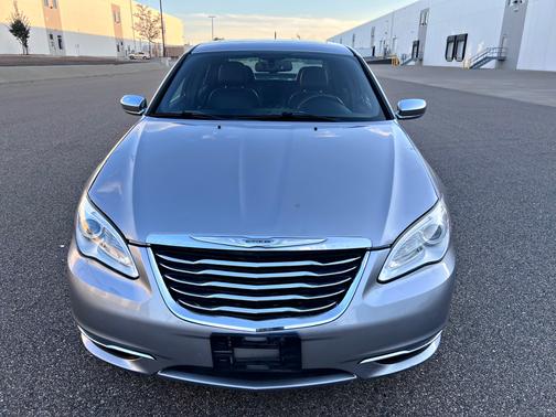 2013 Chrysler 200 Limited