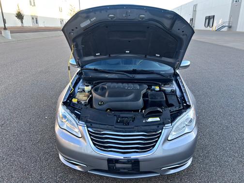 2013 Chrysler 200 Limited