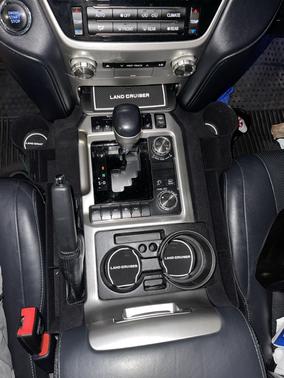 2016 Toyota Land Cruiser Base