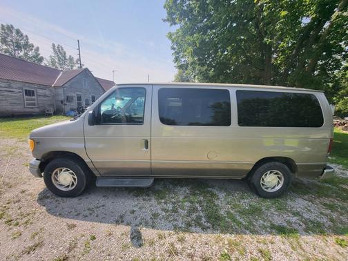 2002 Ford E150 XL Wagon