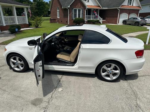 White 2011 BMW 128 i