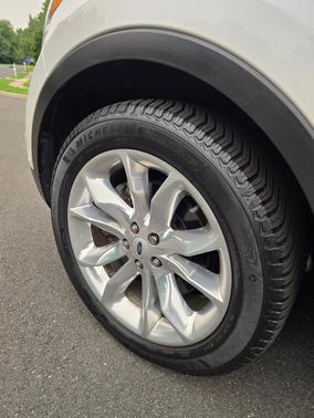 White 2015 Ford Explorer Limited