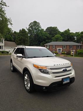 White 2015 Ford Explorer Limited