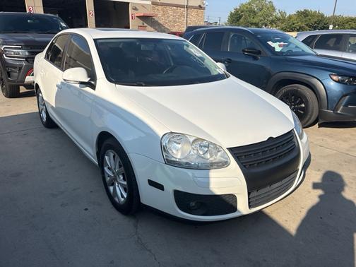 White 2010 Volkswagen Jetta Limited Edition