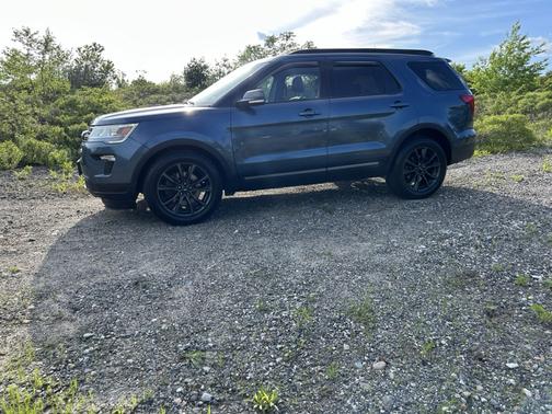 Blue 2018 Ford Explorer XLT