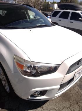 White 2011 Mitsubishi Outlander Sport SE