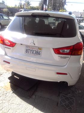 White 2011 Mitsubishi Outlander Sport SE