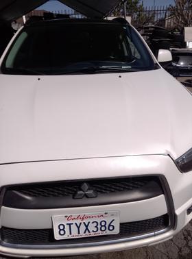 White 2011 Mitsubishi Outlander Sport SE