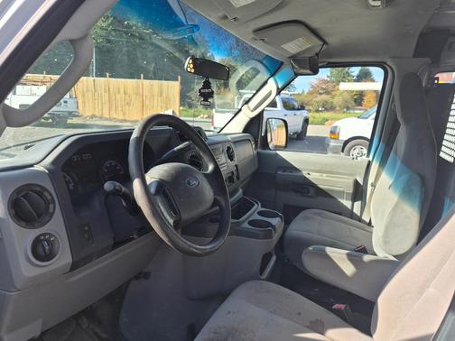 White 2014 Ford E250 Cargo