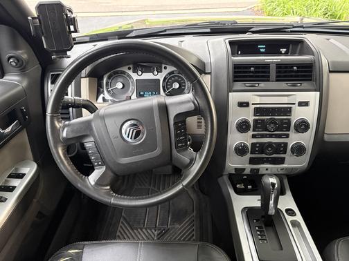 Black 2009 Mercury Mariner Premier