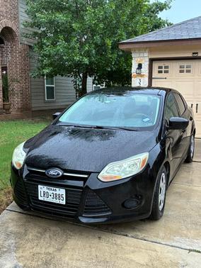Black 2014 Ford Focus S