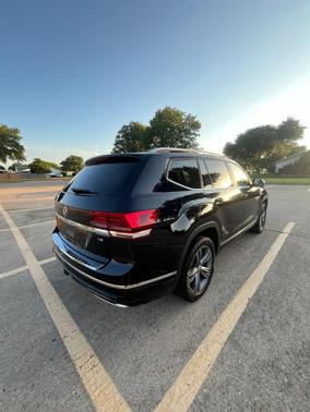 Black 2019 Volkswagen Atlas 3.6L SE w/Technology R-Line