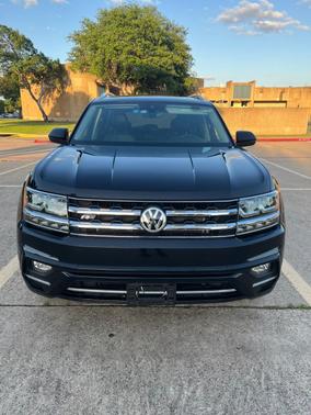 Black 2019 Volkswagen Atlas 3.6L SE w/Technology R-Line