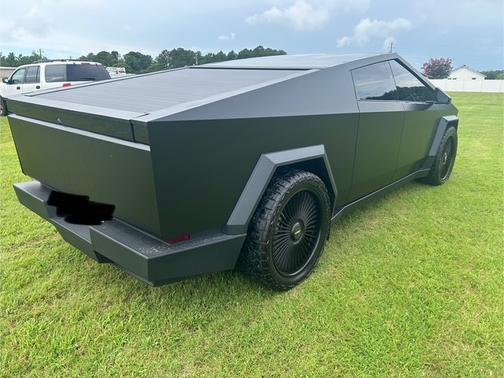 2024 Tesla Cybertruck Cyberbeast