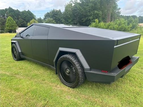 2024 Tesla Cybertruck Cyberbeast