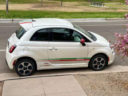 2017 FIAT 500e Battery Electric