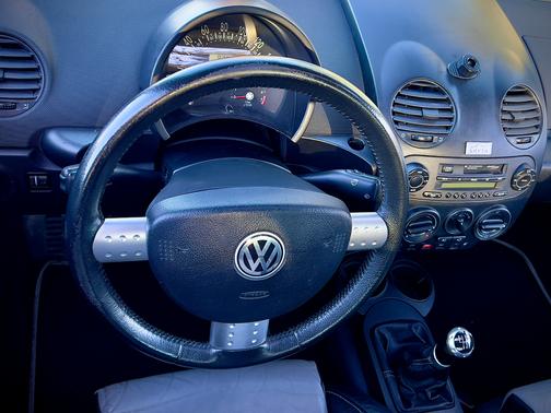 Red 2002 Volkswagen New Beetle Turbo S