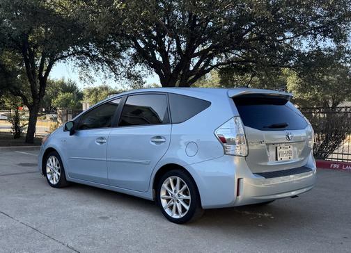 2013 Toyota Prius v Two