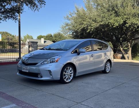 2013 Toyota Prius v Two