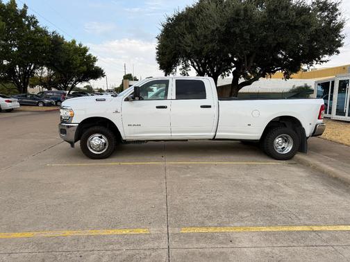 White 2022 RAM 3500 Tradesman