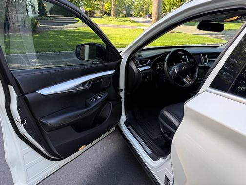 White 2019 INFINITI QX50 ESSENTIAL
