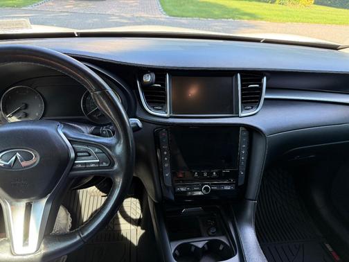 White 2019 INFINITI QX50 ESSENTIAL