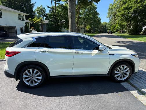 White 2019 INFINITI QX50 ESSENTIAL
