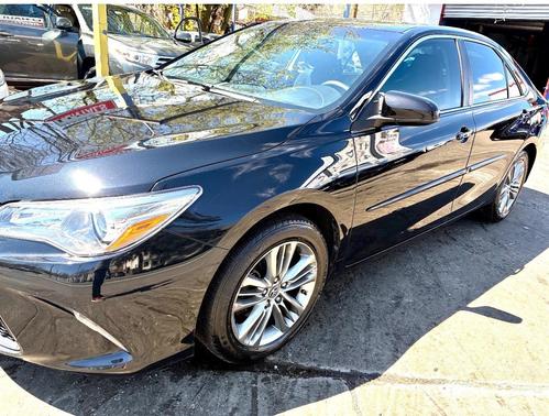 Black 2015 Toyota Camry SE