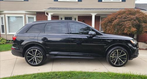 2020 Audi Q7 55 Premium Plus