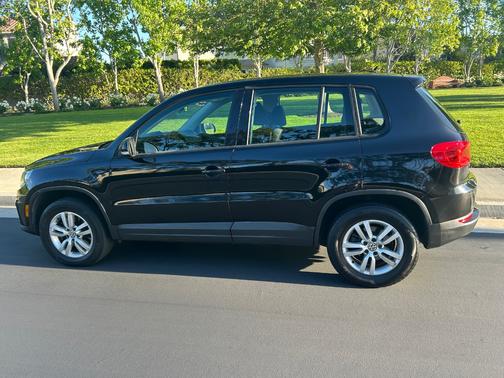 Black 2014 Volkswagen Tiguan Auto S