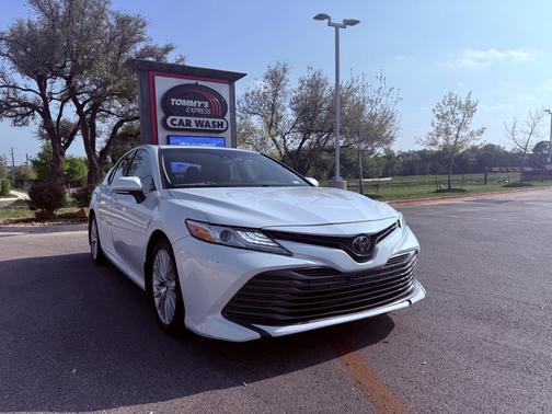 2019 Toyota Camry XLE
